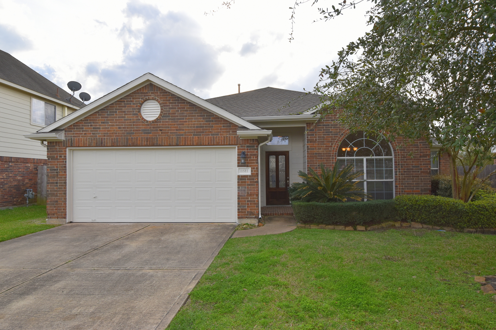 8511 Woodland Knoll Lane